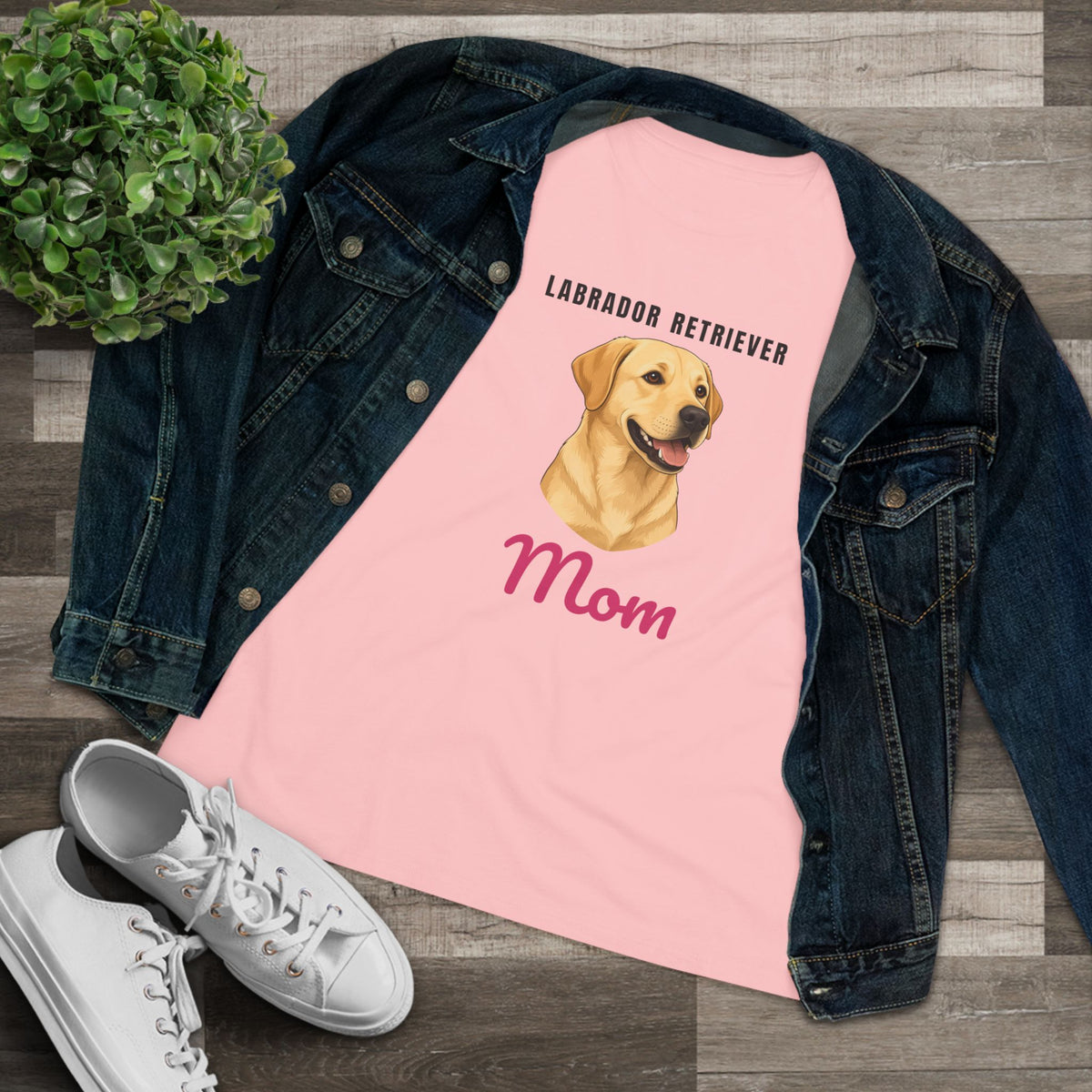 Labrador Retriever Dog Mom Women's Tee
