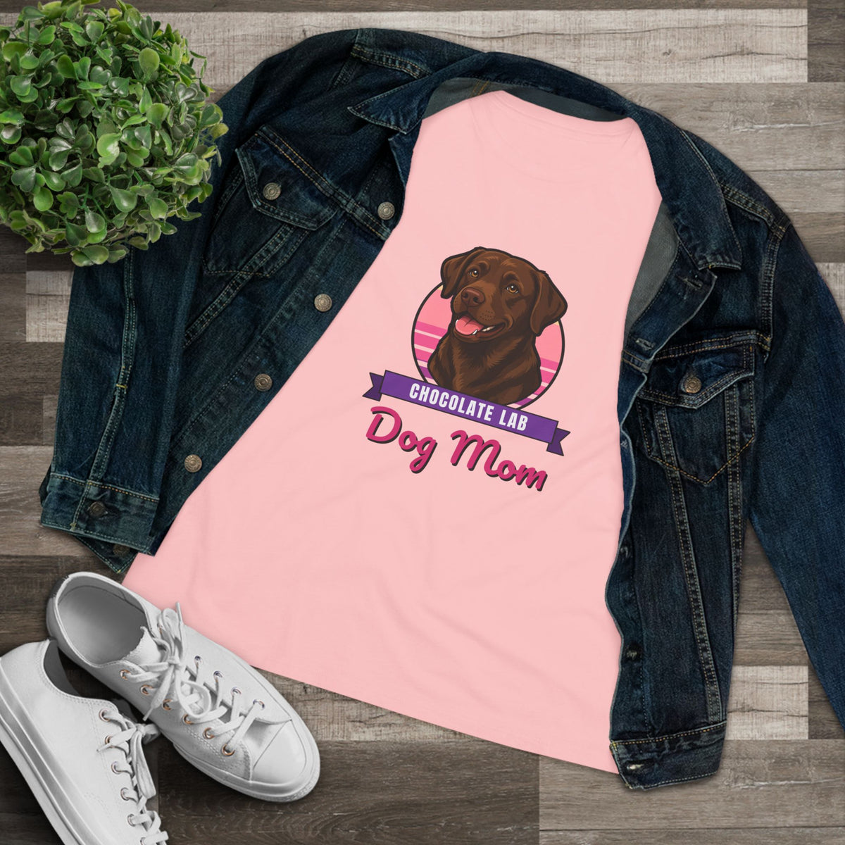 Chocolate Lab Dog Mom Women's Tee