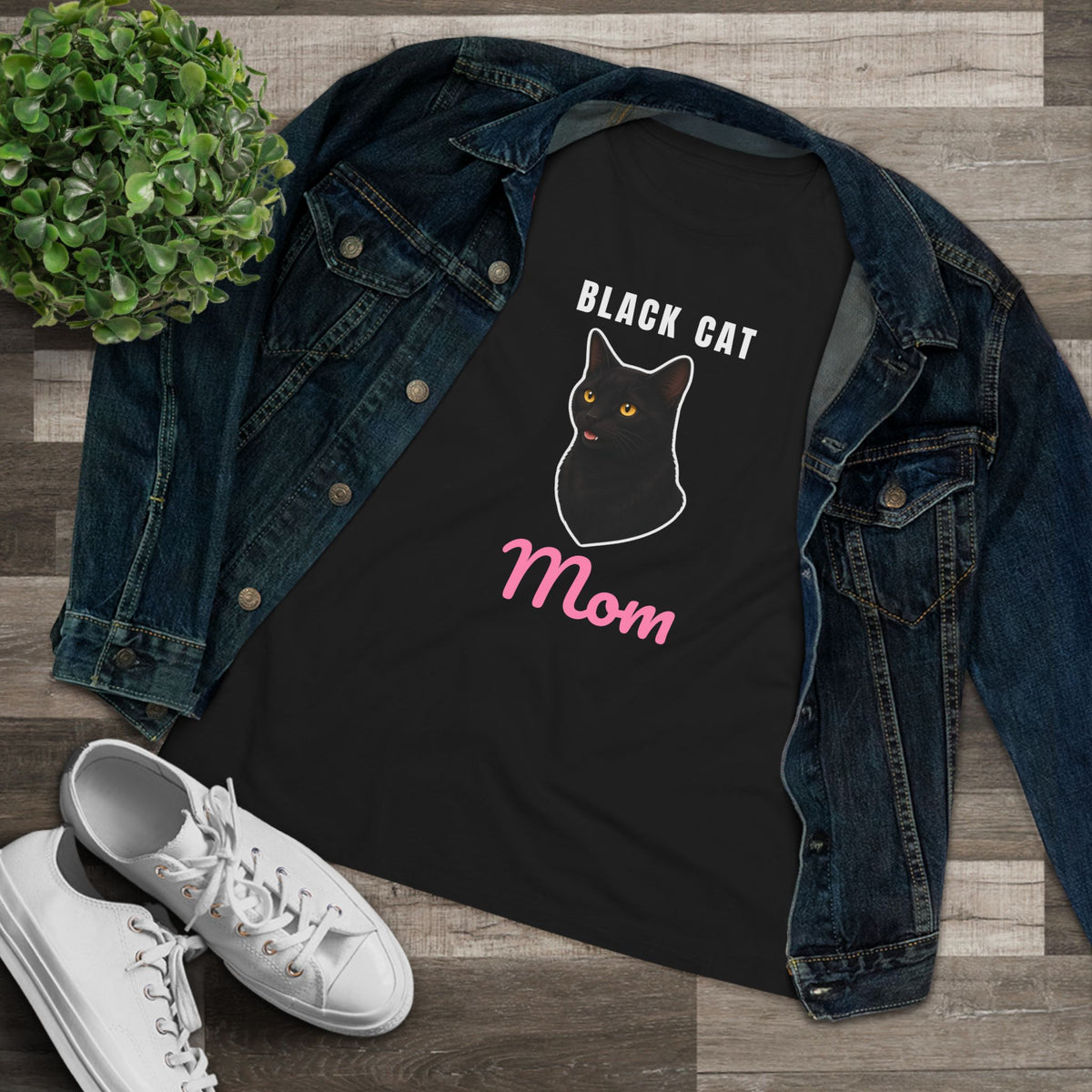 Black Cat Mom Women's Tee